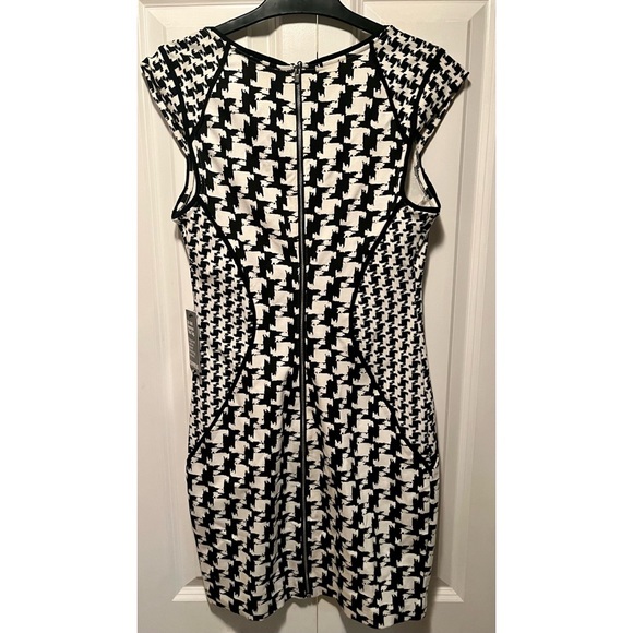 Houndstooth Stretchy Bodycon Dress - Picture 2 of 3
